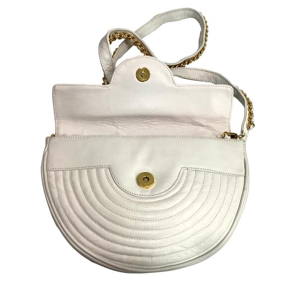 80s 90s White Leather Semi Circle Shoulder Bag Gold Chain Accents - Picture 4 of 11